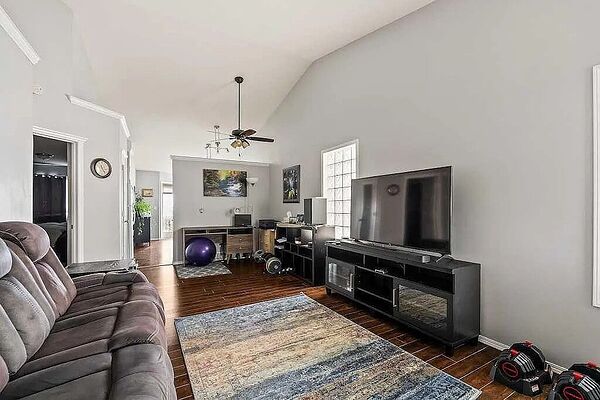 Calgary 2 bedrooms Main Floor for rent. Property photo: 752068-2