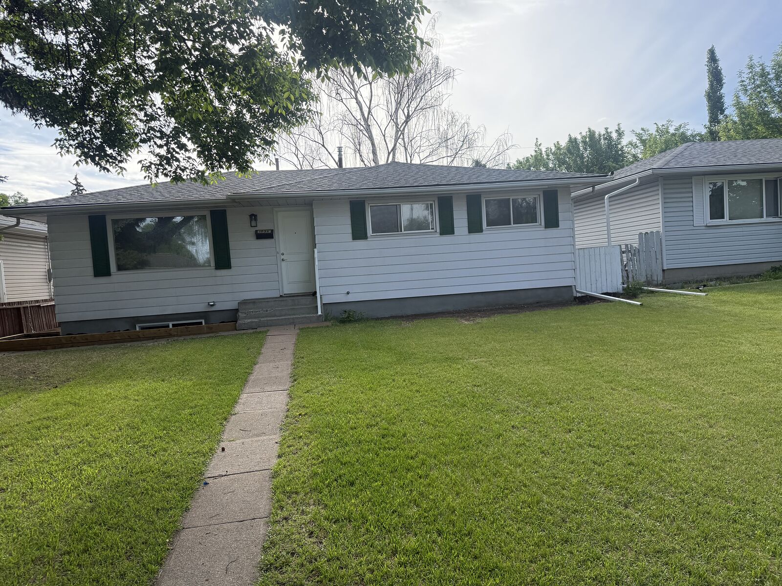 Calgary 4 bedrooms House for rent. Property photo: 752207-1