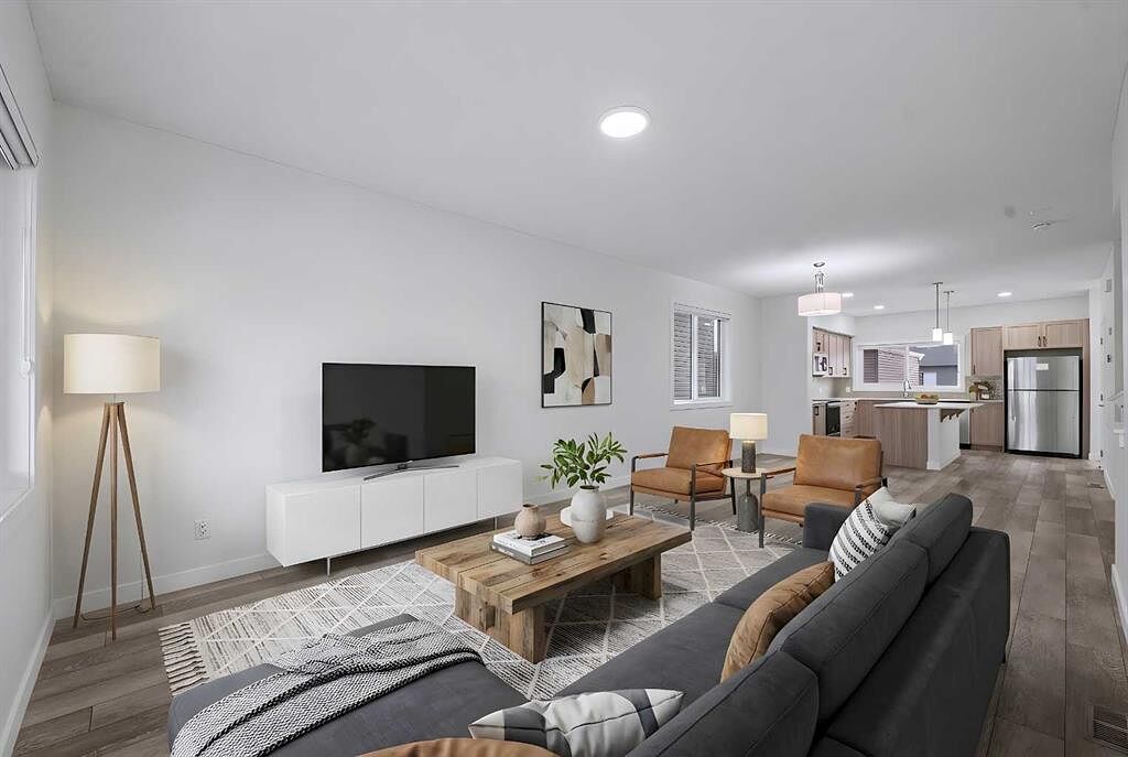 Calgary 3 bedrooms Duplex for rent. Property photo: 752269-1