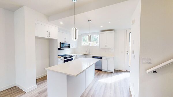Calgary 3 bedrooms Townhouse for rent. Property photo: 752270-2