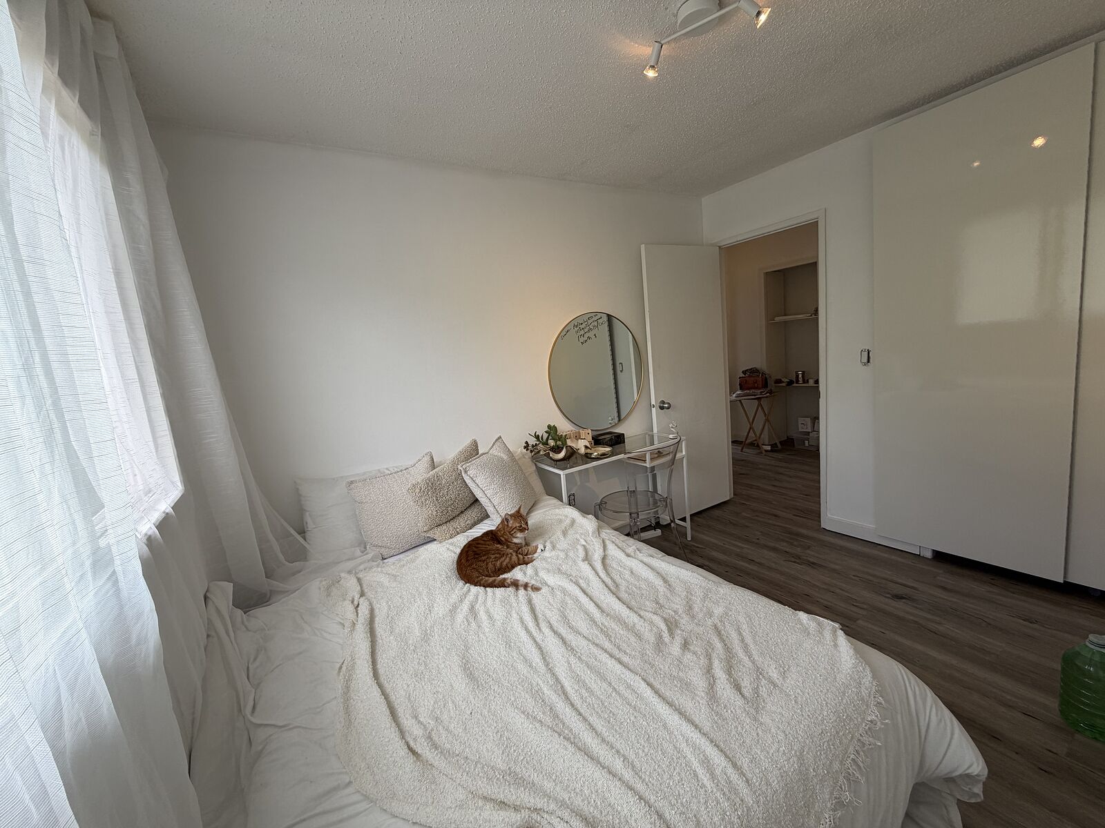 Calgary 3 bedrooms Condo Unit for rent. Property photo: 752271-1