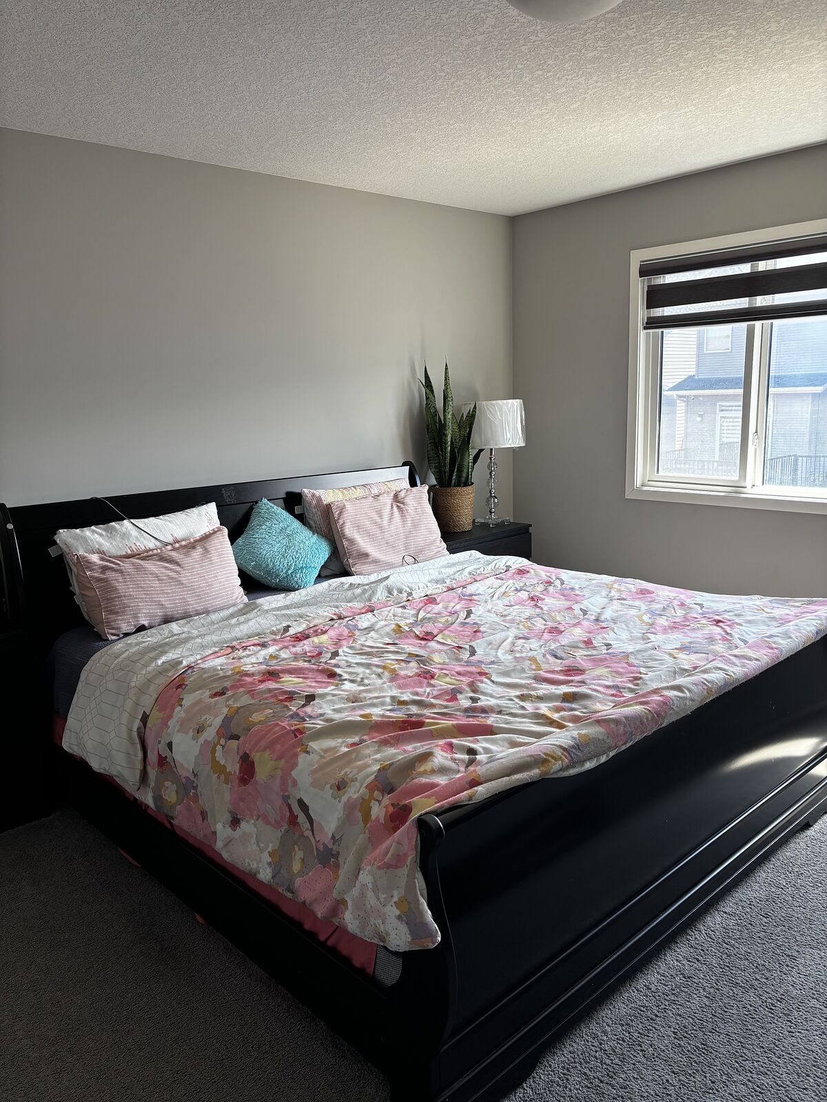 Calgary 4 + Den bedrooms House for rent. Property photo: 752272-1