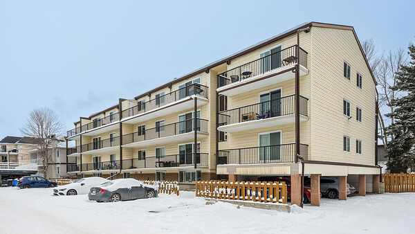 Calgary 2 bedrooms Condo Unit for rent. Property photo: 752318-2