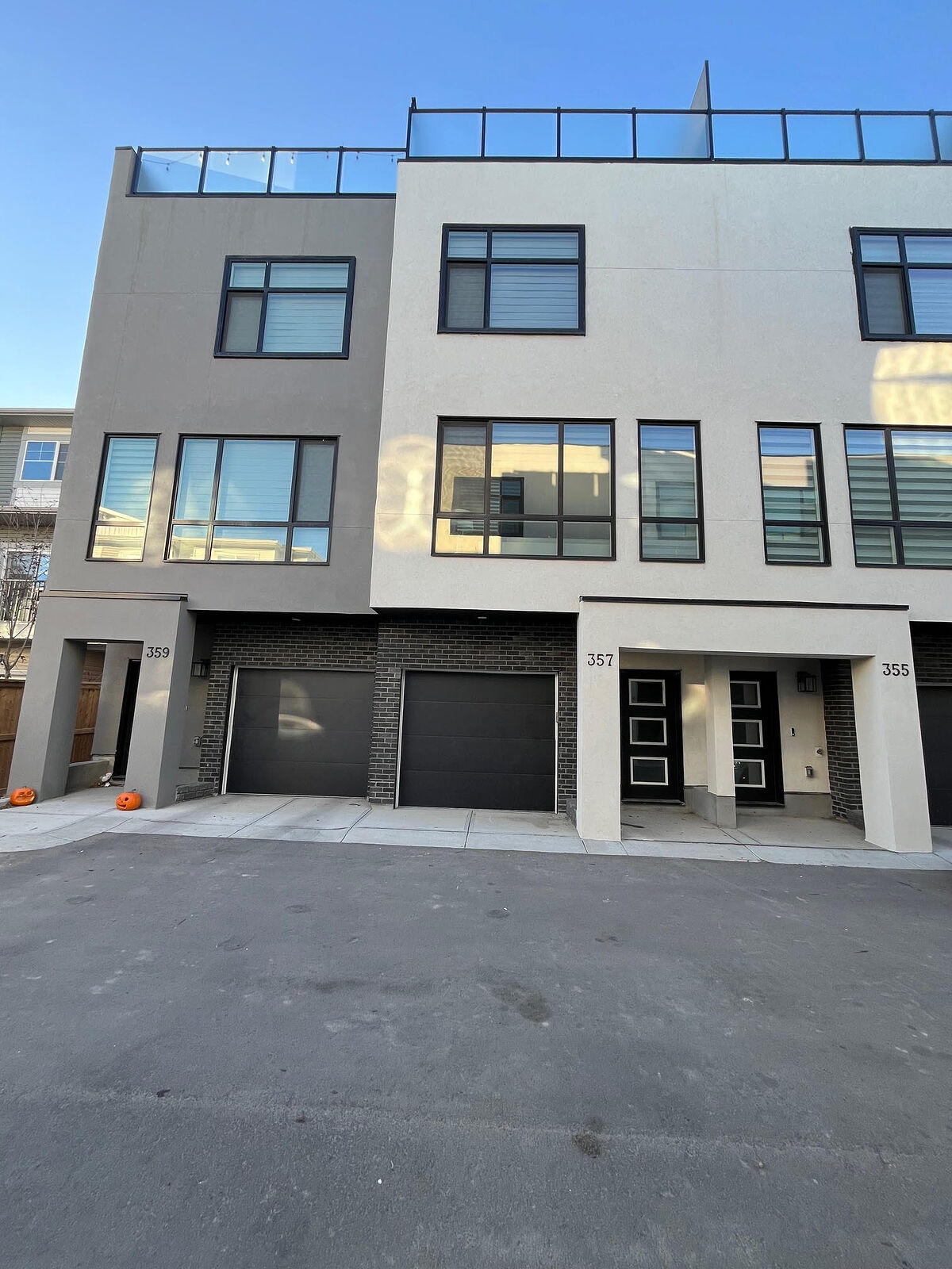 Calgary 3 + Den bedrooms Townhouse for rent. Property photo: 752365-1