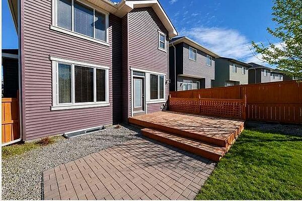 Calgary 4 bedrooms House for rent. Property photo: 752383-2