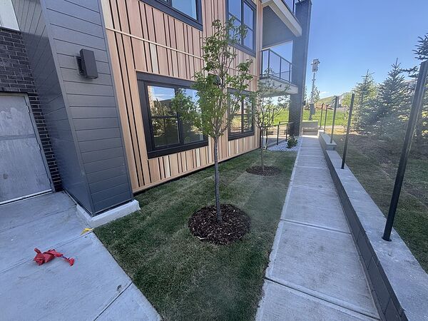 Calgary 2 bedrooms Condo Unit for rent. Property photo: 752401-2