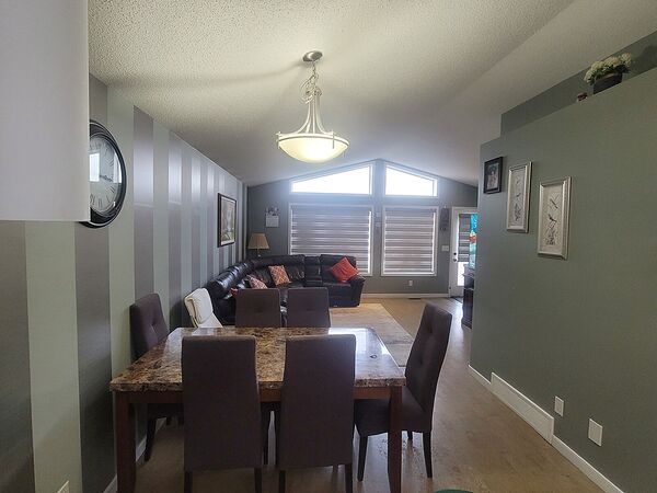 Calgary 4 bedrooms House for rent. Property photo: 752435-3