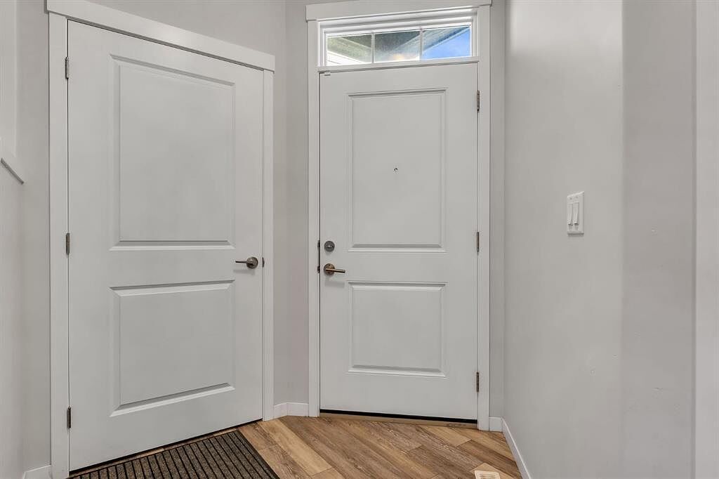 Calgary 3 bedrooms House for rent. Property photo: 752477-1