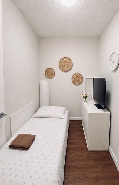 Calgary 1 + Den bedrooms Condo Unit for rent. Property photo: 752478-3