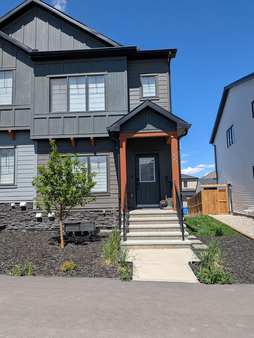 Calgary 3 bedrooms Townhouse for rent. Property photo: 752495-1