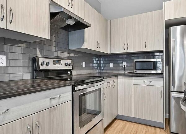 Calgary 3 bedrooms Main Floor for rent. Property photo: 752516-2
