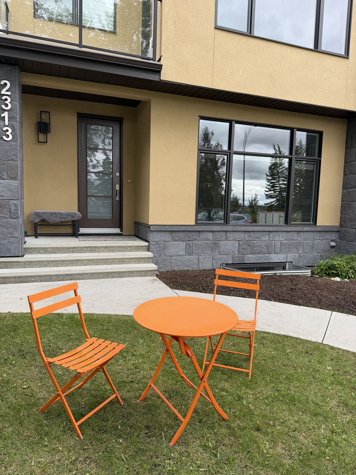 Calgary 2 bedrooms Basement for rent. Property photo: 752573-1