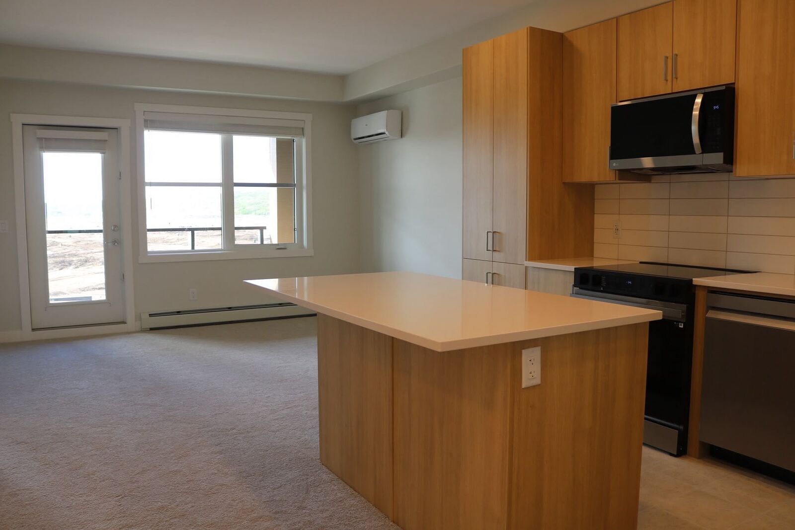 Calgary 1 bedroom Condo Unit for rent. Property photo: 752612-1