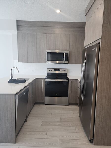 Calgary 1 bedroom Condo Unit for rent. Property photo: 752615-2