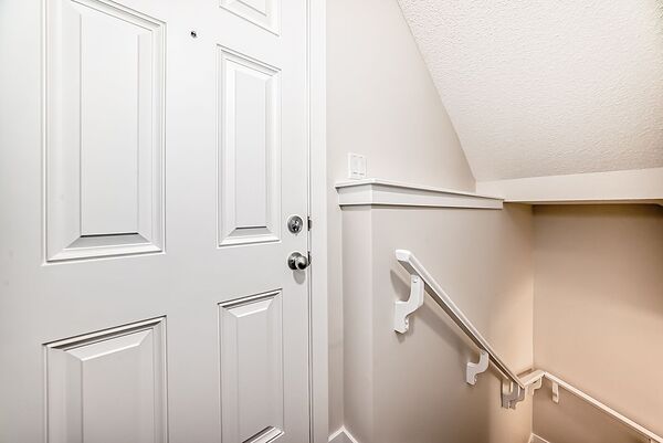 Calgary 2 bedrooms Basement for rent. Property photo: 752622-3