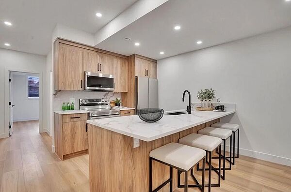 Calgary 3 bedrooms Basement for rent. Property photo: 752648-2