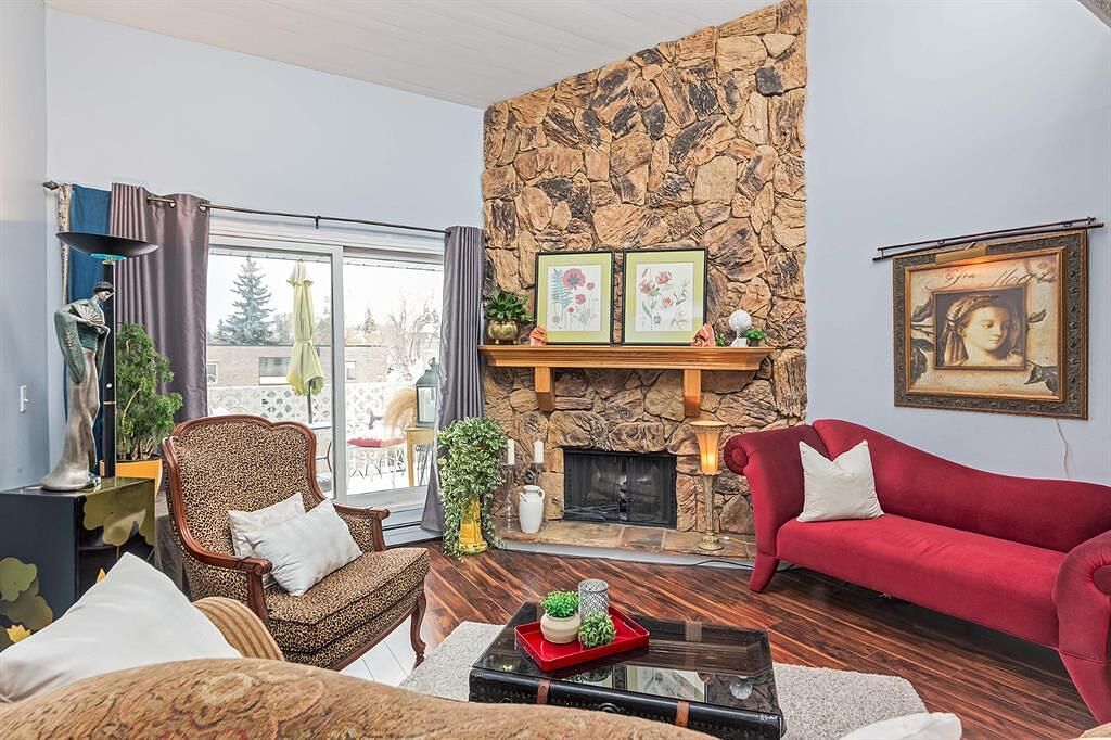 Calgary 2 bedrooms Condo Unit for rent. Property photo: 752649-1