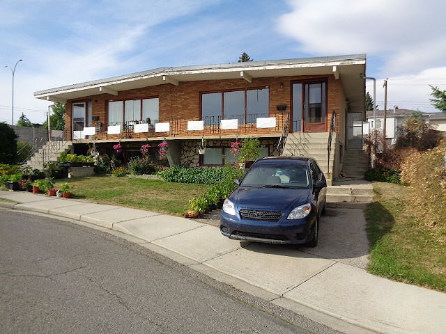 Calgary 3 bedrooms Fourplex for rent. Property photo: 752650-1
