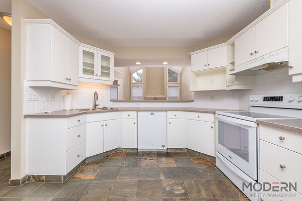 Calgary 2 bedrooms Townhouse for rent. Property photo: 752720-2