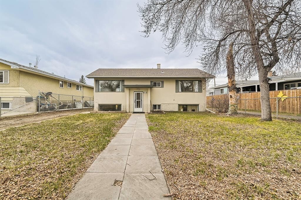 Calgary 3 bedrooms Main Floor for rent. Property photo: 752777-1