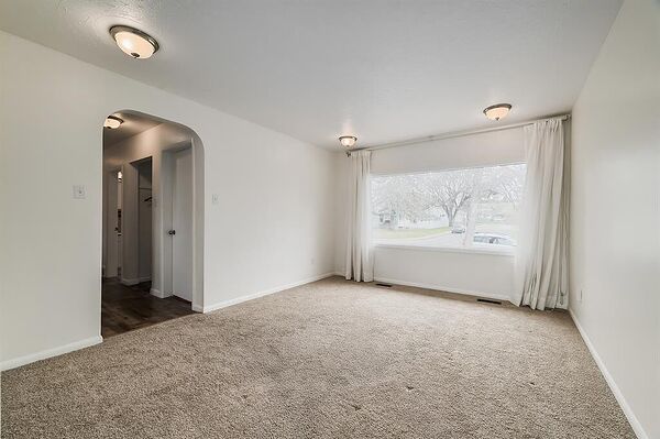 Calgary 3 bedrooms Main Floor for rent. Property photo: 752777-3