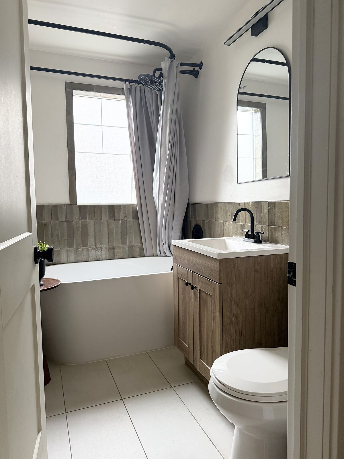 Calgary 2 bedrooms Condo Unit for rent. Property photo: 752779-1