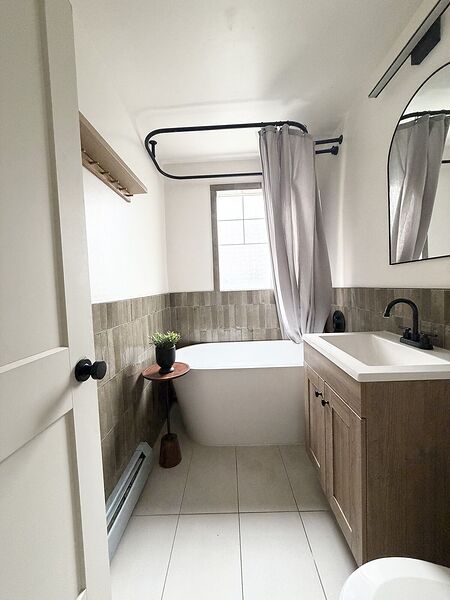 Calgary 2 bedrooms Condo Unit for rent. Property photo: 752779-2