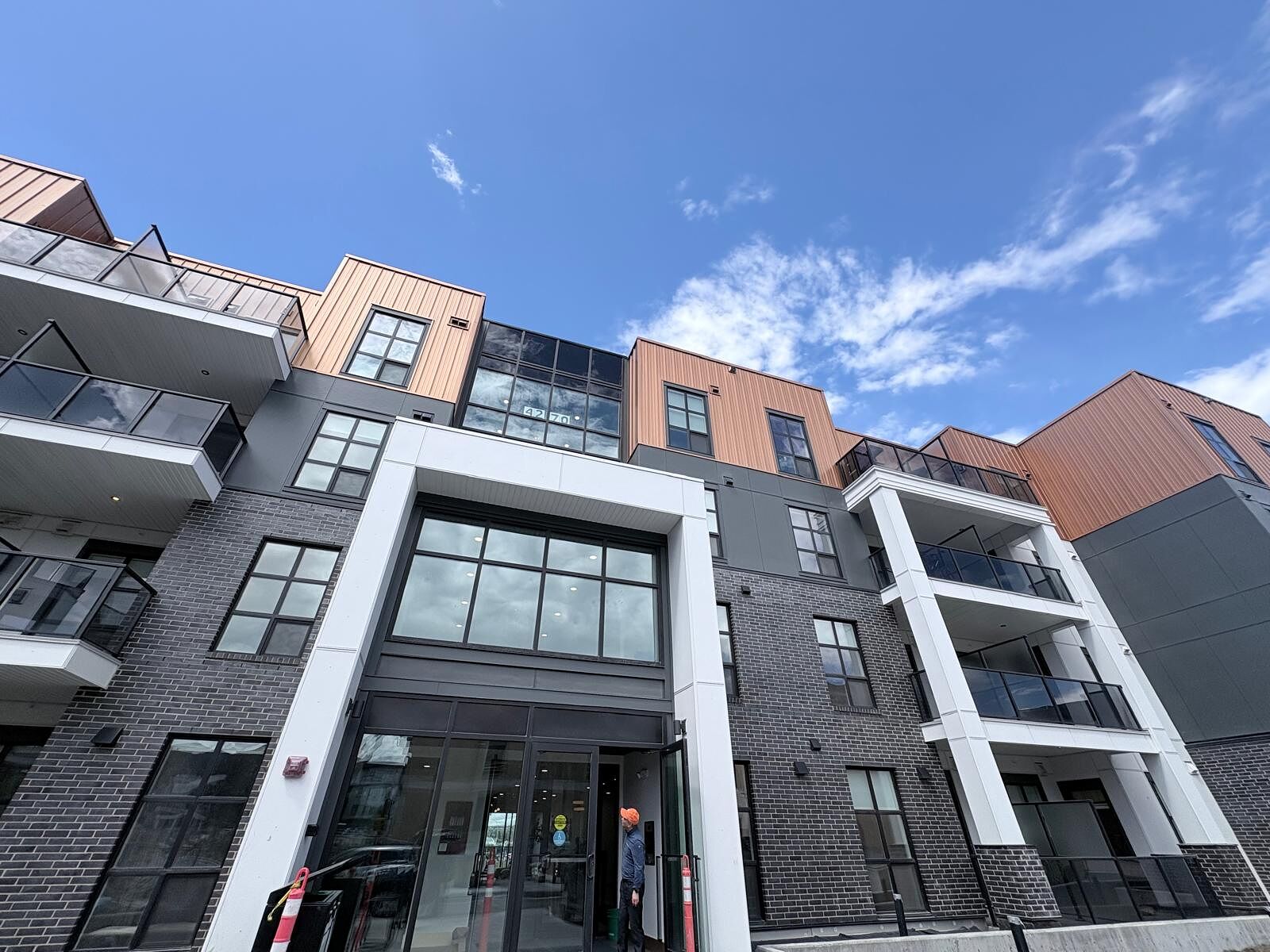 Calgary 1 + Den bedrooms Condo Unit for rent. Property photo: 752789-1