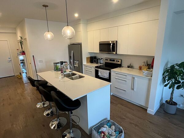 Calgary 2 bedrooms Condo Unit for rent. Property photo: 752824-3