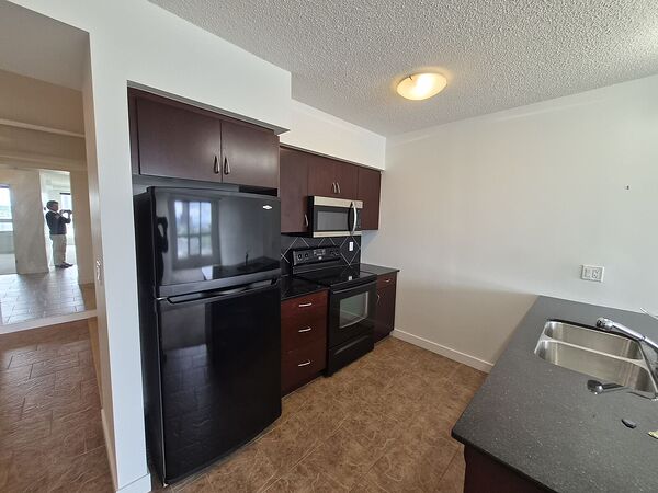 Calgary 1 bedroom Condo Unit for rent. Property photo: 752825-3