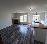 Stunning 4‑Bed Royal Oak Townhouse | Steam Room | Walkout| A/C | Mountain view