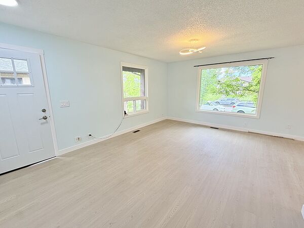 Calgary 3 bedrooms Main Floor for rent. Property photo: 752876-3