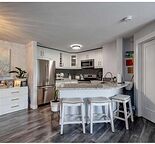 Top floor 2bedrooms/2 bathrooms apartment