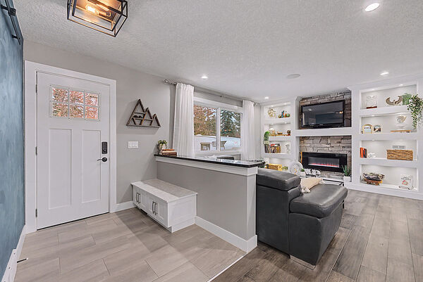 Calgary 2 bedrooms Main Floor for rent. Property photo: 752913-2