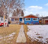 Mainfloor of Renovated Bungalow | 2 Bedroom 2 Bathrooms, Utilities Included!