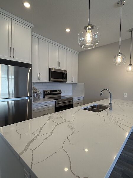 Calgary 2 + Den bedrooms Townhouse for rent. Property photo: 752916-2