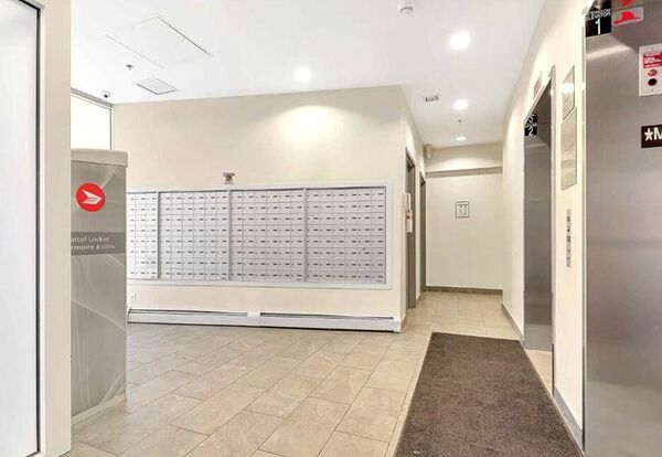 Calgary 2 bedrooms Condo Unit for rent. Property photo: 752920-3