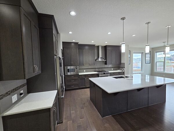 Calgary 4 + Den bedrooms Main Floor for rent. Property photo: 752948-2