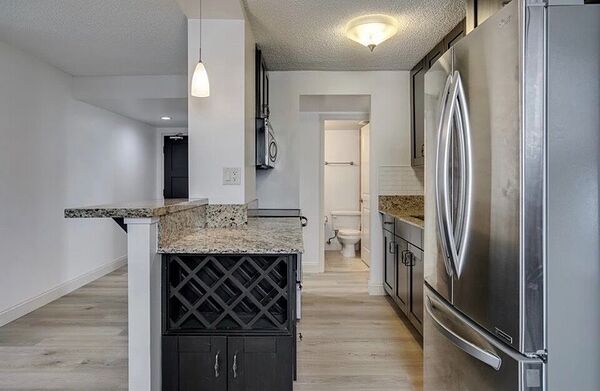 Calgary 2 bedrooms Condo Unit for rent. Property photo: 752949-3