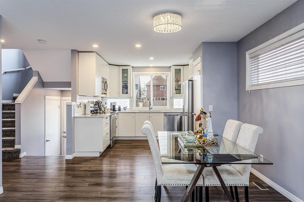 Calgary 3 bedrooms House for rent. Property photo: 752951-1
