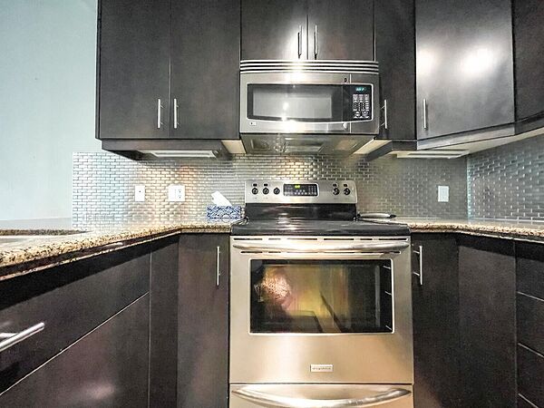 Calgary 2 bedrooms Condo Unit for rent. Property photo: 752983-3