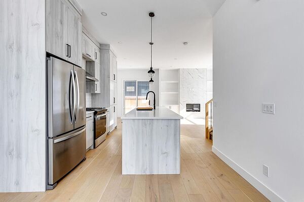 Calgary 4 bedrooms Townhouse for rent. Property photo: 752984-2