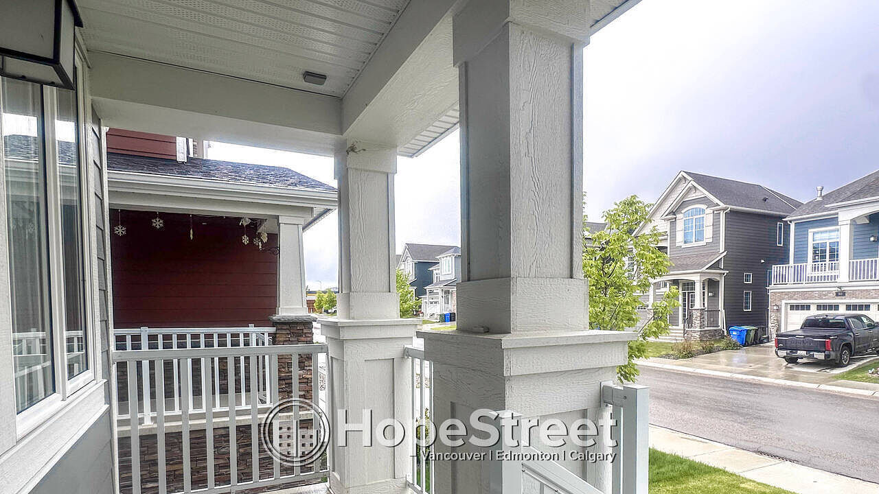 Calgary 3 bedrooms House for rent. Property photo: 753057-1