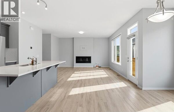 Calgary 4 bedrooms House for rent. Property photo: 753077-3