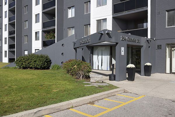 Kitchener bachelor bedrooms Apartment for rent. Property photo: 753091-3