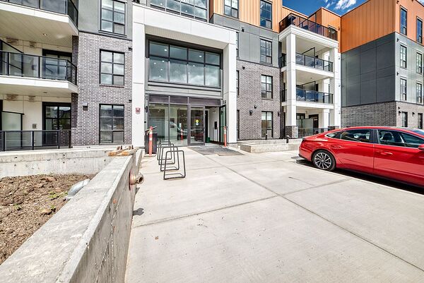 Calgary 1 bedroom Condo Unit for rent. Property photo: 753092-2