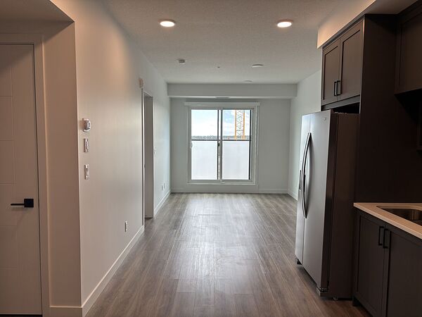 Calgary 1 bedroom Condo Unit for rent. Property photo: 753155-2