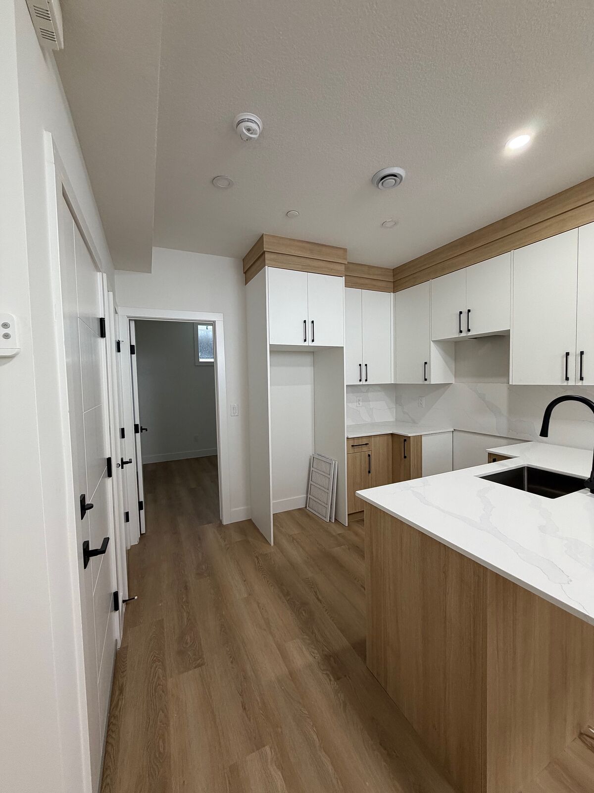 Calgary 1 bedroom Townhouse for rent. Property photo: 753159-1