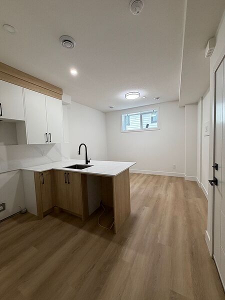Calgary 1 bedroom Townhouse for rent. Property photo: 753159-2