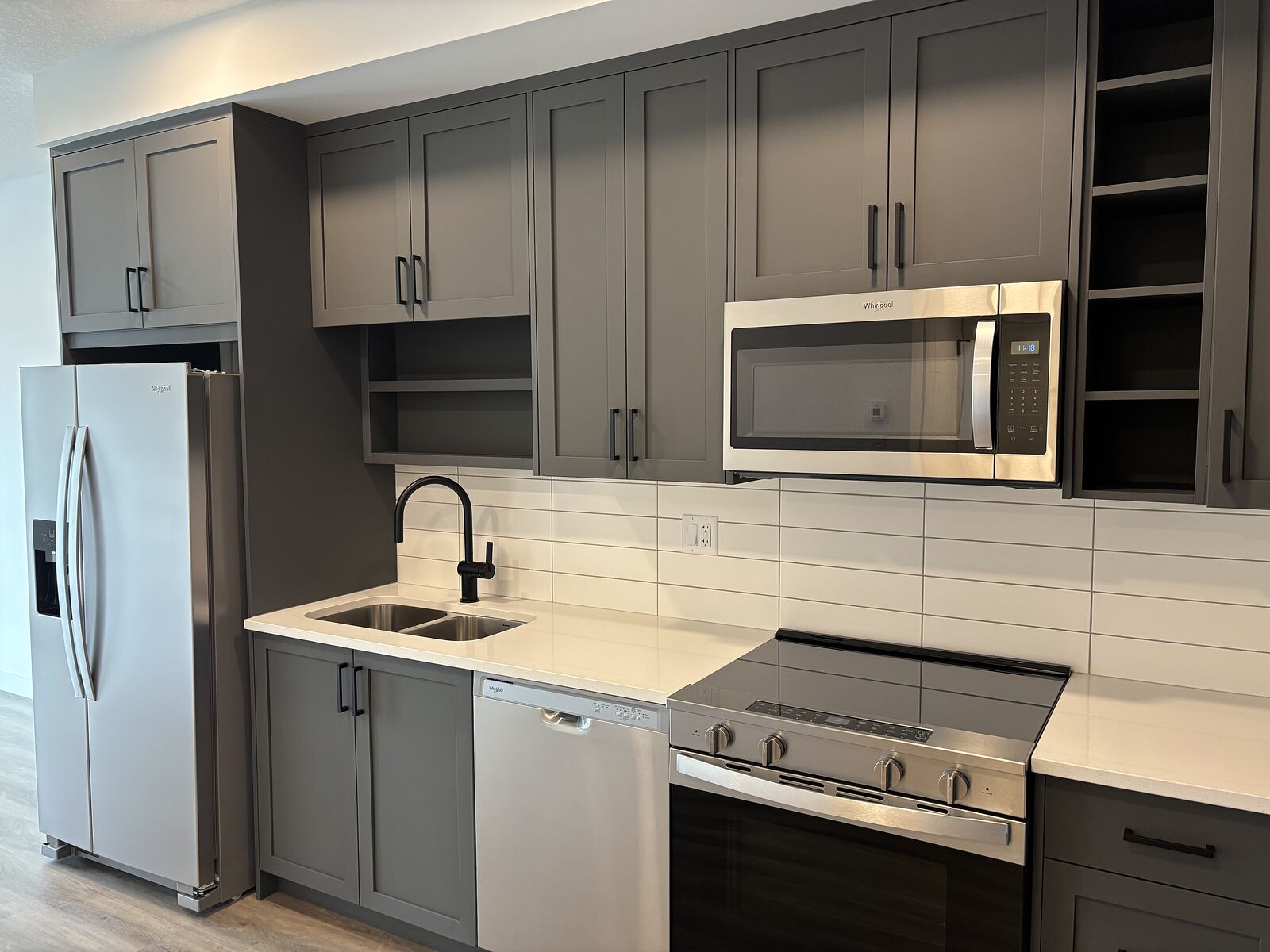 Calgary 1 bedroom Condo Unit for rent. Property photo: 753205-1